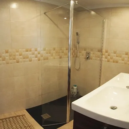 C/ Abetos 12 Urb. Algarrobo * Nerja